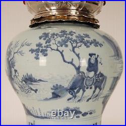 17th Century Delft Vase Chinoiserie Chinese Transition Baluster vase Blue White