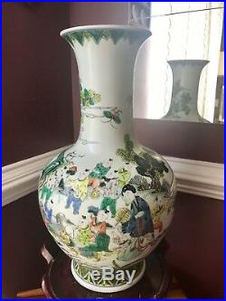 A Large Beautiful Chinese Five-color Porcelain Vase (52CM H)