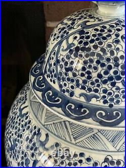 A Large Size Chinoiserie Blue and White Chinese Porcelain Ginger Jar pot