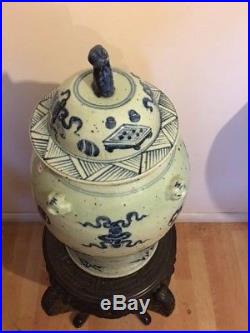 A single large Chinese Blue and White vase / ginger jar