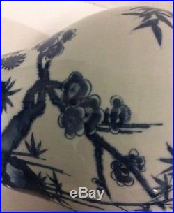 Antique Chinese Large Blue and White Porcelain Vase Jar Kangxi Marked Qing 17C