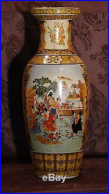 Antique Chinese Large Porcelain Hand Painted Medalions With Court Scene Vase