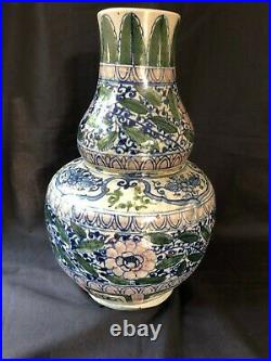 Antique porcelain large chinese vase with special marks bottom