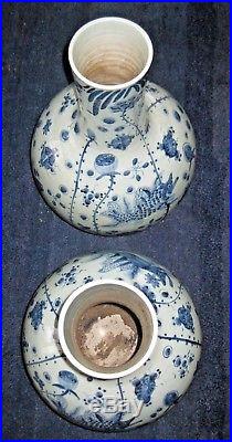 Beautiful Pair of Large Chinese Ceramic Oriental Antique Blue and White Vases