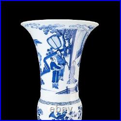 Beautiful large Chinese B&W beaker vase, figures, Kangxi, circa 1700