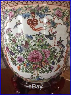 Chinese Porcelain Famille Rose Lidded Jar Qing Late 1800's LARGE
