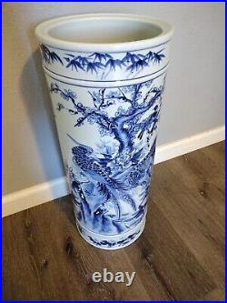 Chinese Porcelain White And Blue 2 Foot Tall Large Art Vase Dynasty Markings
