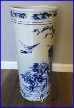 Chinese Porcelain White And Blue 2 Foot Tall Large Art Vase Dynasty Markings