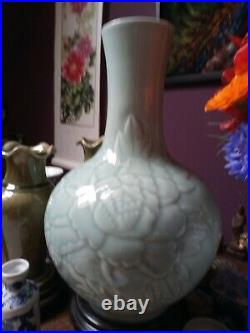 Chinese celadon large vase signed