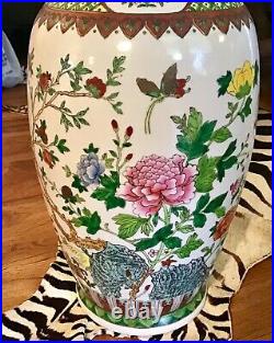 ESTATE Large Chinese Porcelain Antique Famille Verte vase