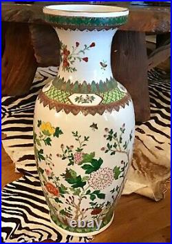 ESTATE Large Chinese Porcelain Antique Famille Verte vase