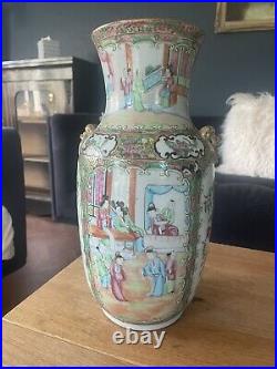 Large 19th century handpainted chinese export Vase Urn
