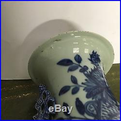 Large Antique Blue And White Chinese Arrow Vase Dragon Design Height 43cm