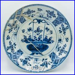 Large Chinese Blue White Porcelain Plate Flower Basket Kangxi Period (1662-1722)