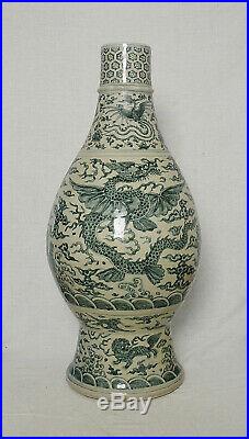 Large Chinese Blue and White Porcelain Vase M3278