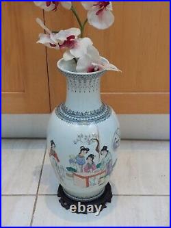 Large Chinese'Ladies' vase