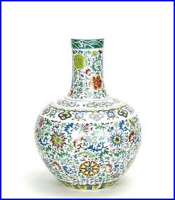 Large Chinese Qing Yongzheng MK Doucai Floral Globular Porcelain Vase