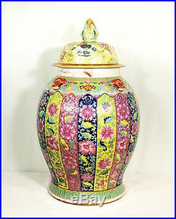 Large Hand Painted Antique Porcelain Chinese Palace Vase with Cover