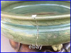 Large antique Chinese Longquan celadon censer, Ming dynasty, 15th century