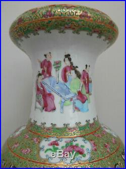 Large antique canton famille rose medallion vase // 19th century