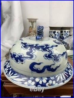 Large antique chinese blue and white vase cover