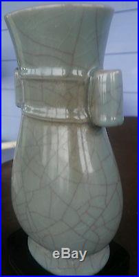 Large green hu-form vase green crackle GE- Ware 9