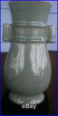 Large green hu-form vase green crackle GE- Ware 9