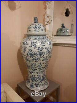 Tall huge amazing Chinese Vase