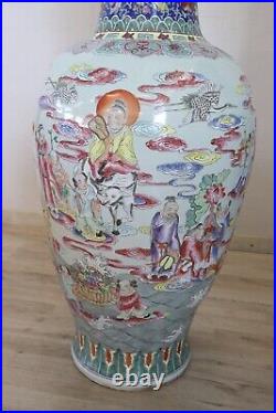 Vintage Chinese Canton Pair of Very Large Vase in Porcelain Hand Painted