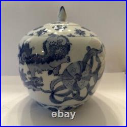 Vintage Large Chinese Blue And White Foo Dogs Ginger Jar Porcelain Buddha Lions
