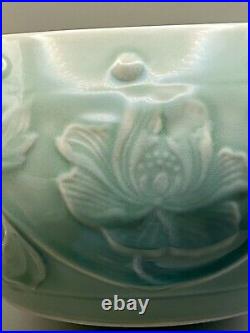Vintage Zhongguo Longquan Large Relief Glazed Chinese Celadon Flower Bowl C5