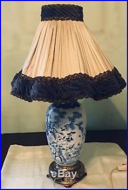 Working Large Vintage Chinese Blue And white Vase Lamp WITH SHADE